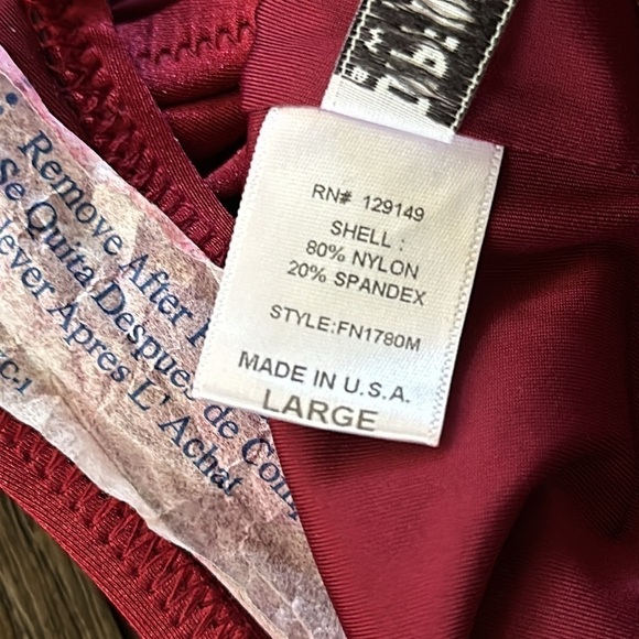 Dippin’ Daisy’s Toxic Fantasy Deep V Neck One
Piece Swimsuit Burgundy L - Picture 6 of 10